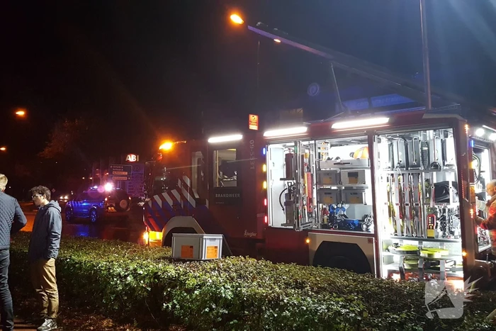 Automobilist raakt met voertuig te water, bestuurder onvindbaar