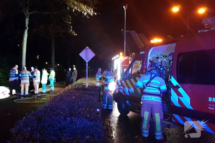 Automobilist raakt met voertuig te water, bestuurder onvindbaar