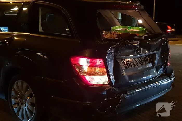 Twee gewonden bij kop-staartaanrijding