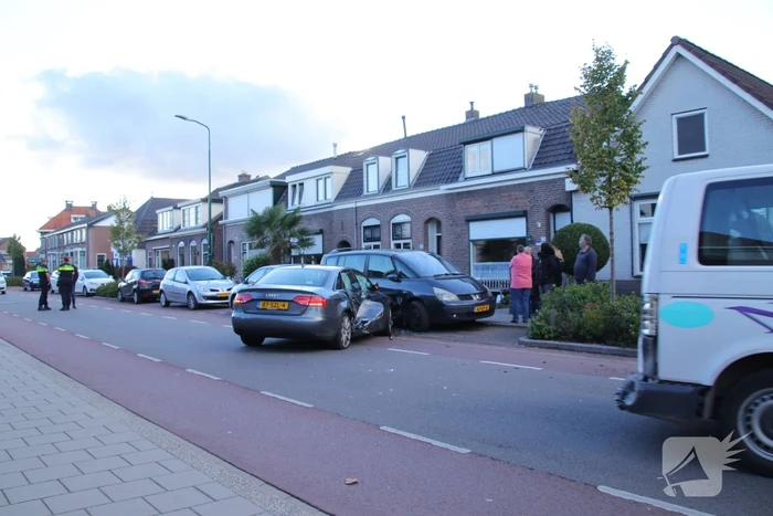 Bestuurder gewond bij aanrijding