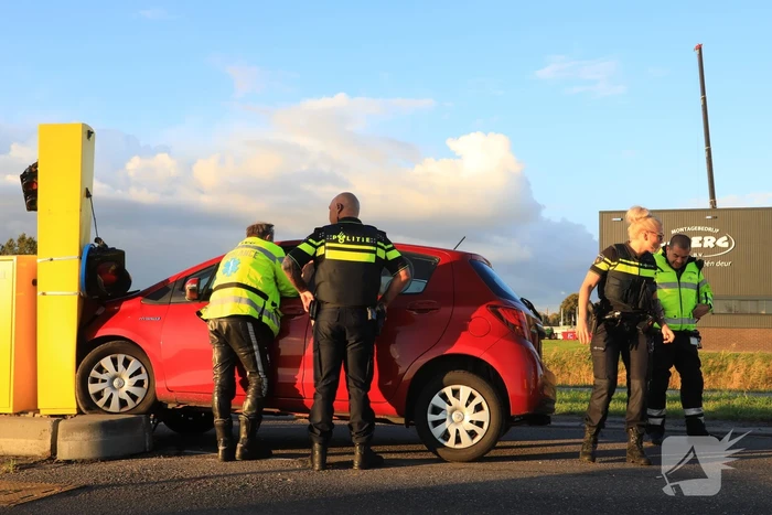 Bestuurder ramt slagboom