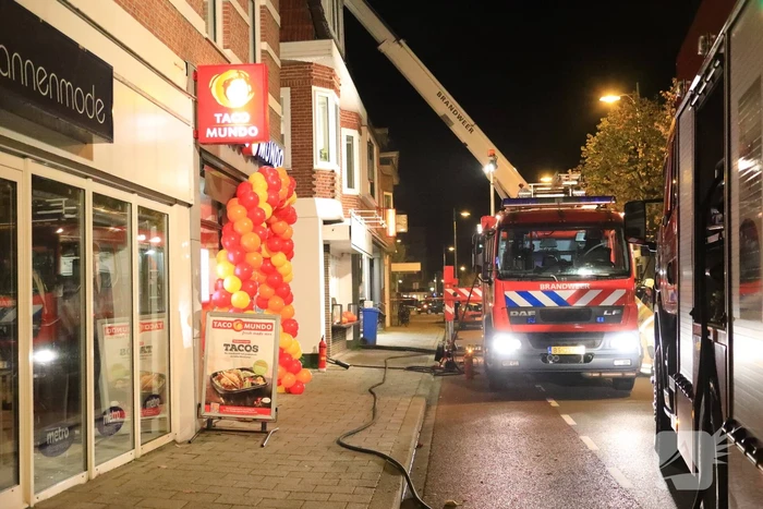 Frituurpan van restaurant vliegt in brand