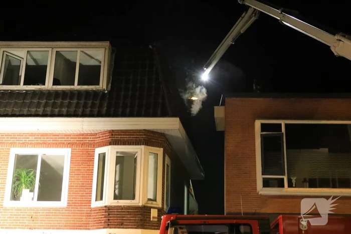 Frituurpan van restaurant vliegt in brand