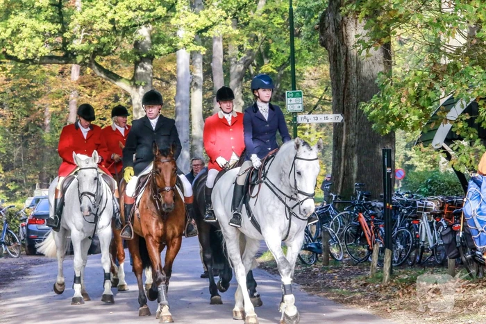 Veel publiek bij eerste slipjacht van het seizoen