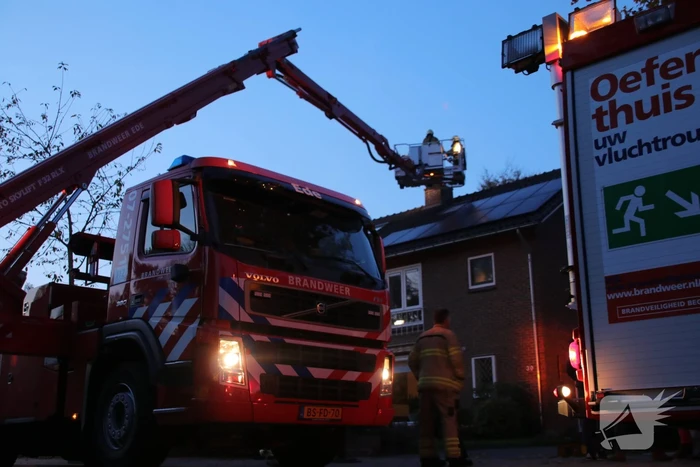 Schoorsteenbrand snel onder controle