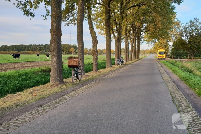 Scholier op fiets ten val