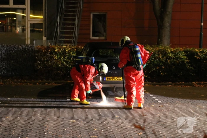 Twee mannen aangehouden met witte bestelbus met vaten