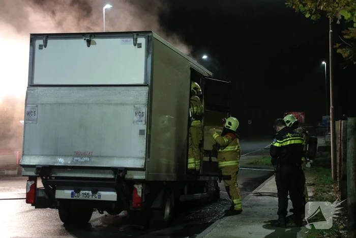 Bestelwagen verwoest na brand