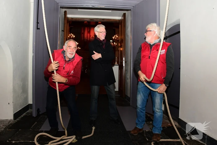 Wethouder luidt met klokkenluidersgilde ter nagedachtenis WO1