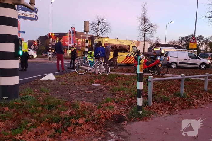 Motorrijder onderuit en raakt gewond
