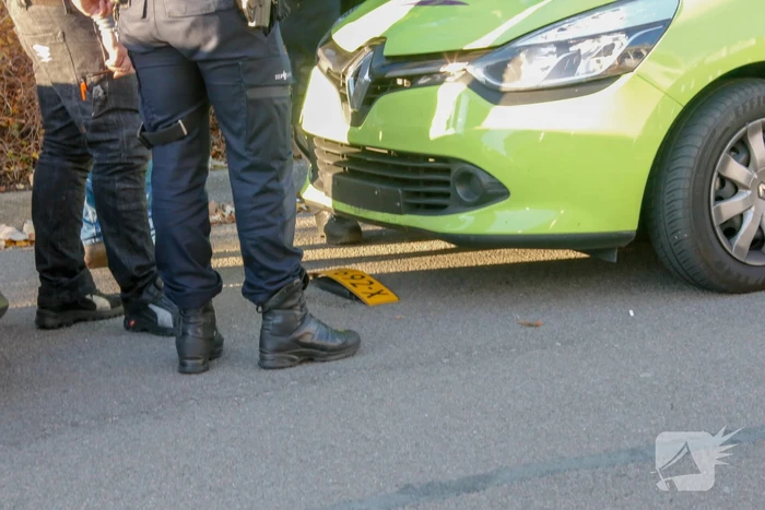 Fietser geschept door auto