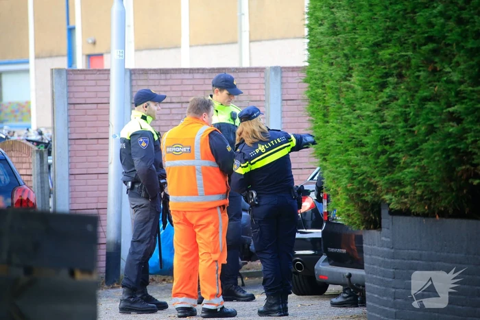 Inval woonwagenkamp tegen motorbende