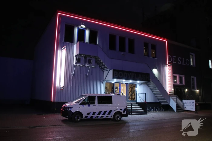Nachtwerk door vervuild riool
