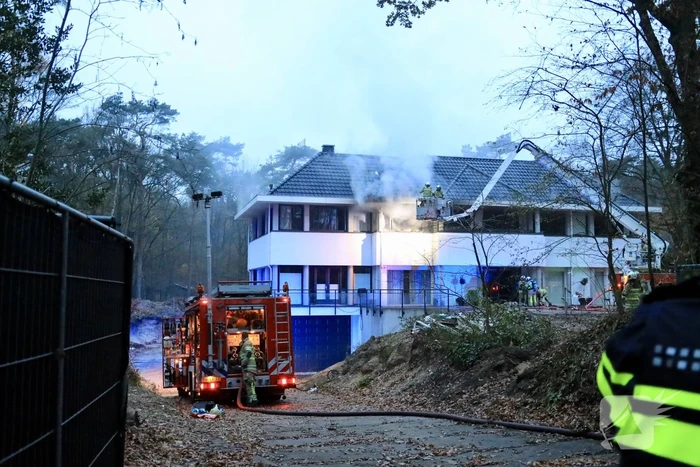 Grote schade bij brand in villa