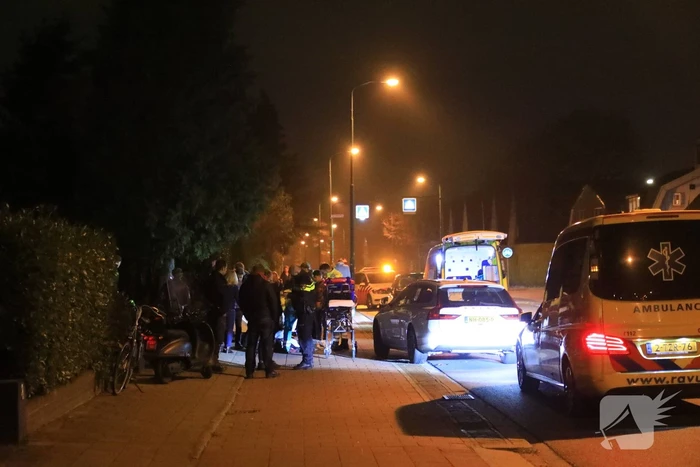 Twee scooterrijders gewond na aanrijding met auto