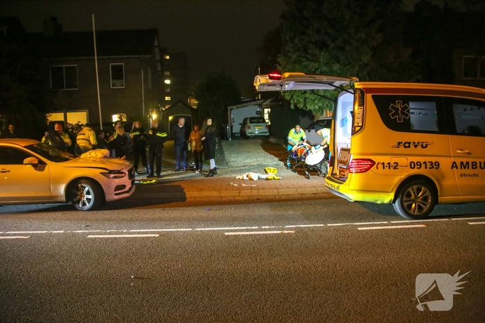 Twee scooterrijders gewond na aanrijding met auto