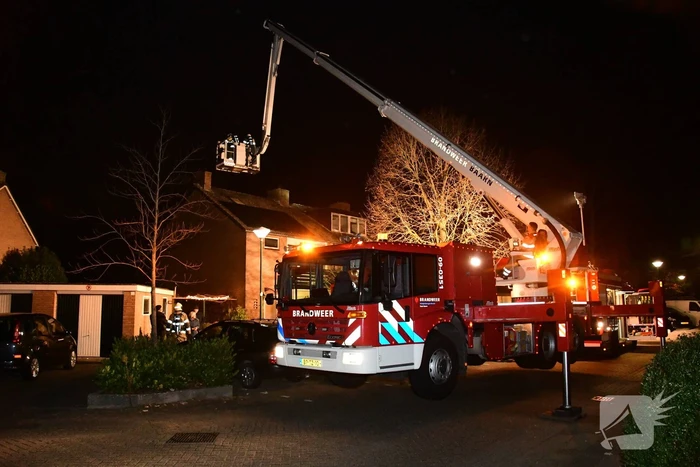 Woonkamer vol rook door schoorsteenbrand
