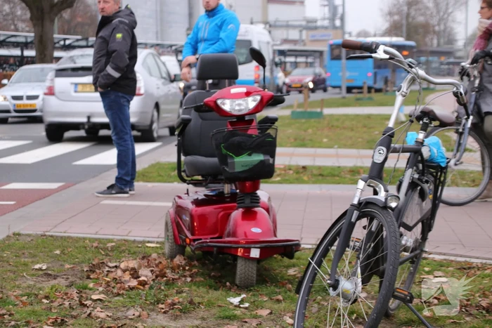 Scootmobieler aangereden op beruchte oversteek