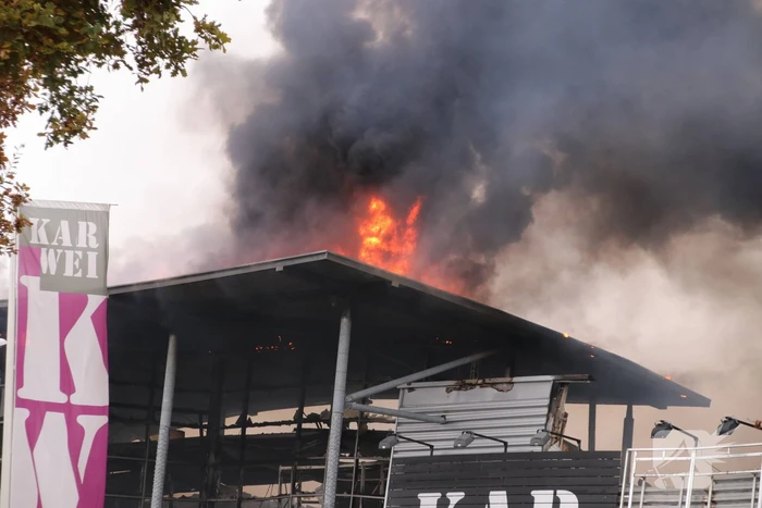 Felle brand verwoest bouwmarkt Karwei