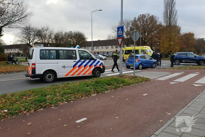 Fietser zwaargewond bij aanrijding op rotonde