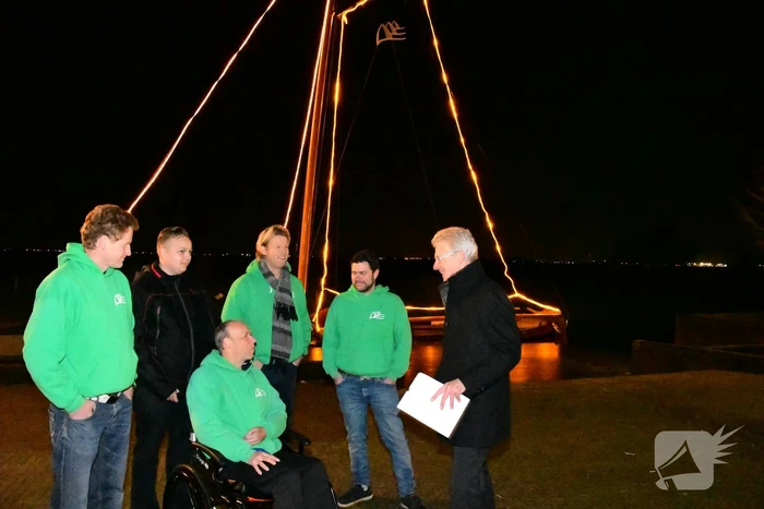 Wethouder ontsteekt verlichting SkÃ»tsje Eemlander