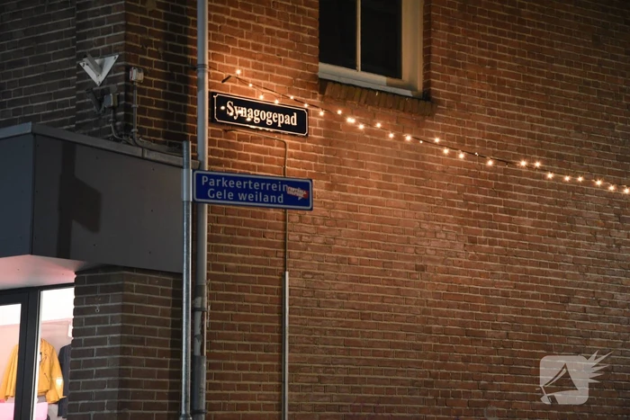 Forensische Opsporing doet onderzoek in woning