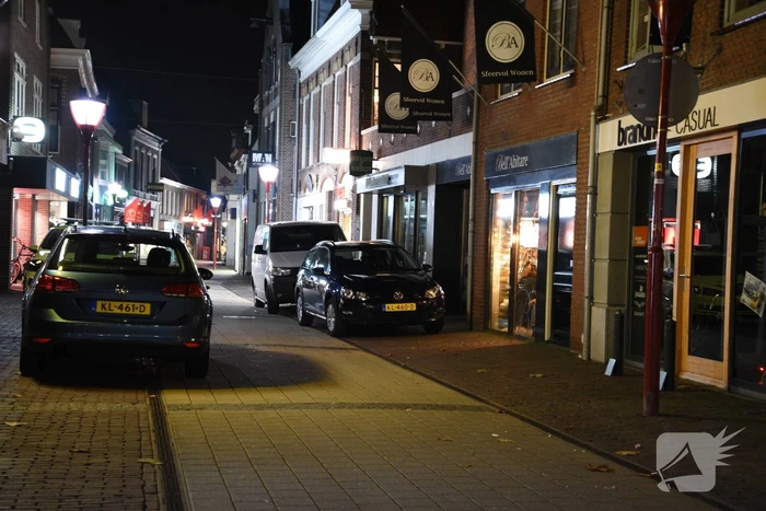 Forensische Opsporing doet onderzoek in woning