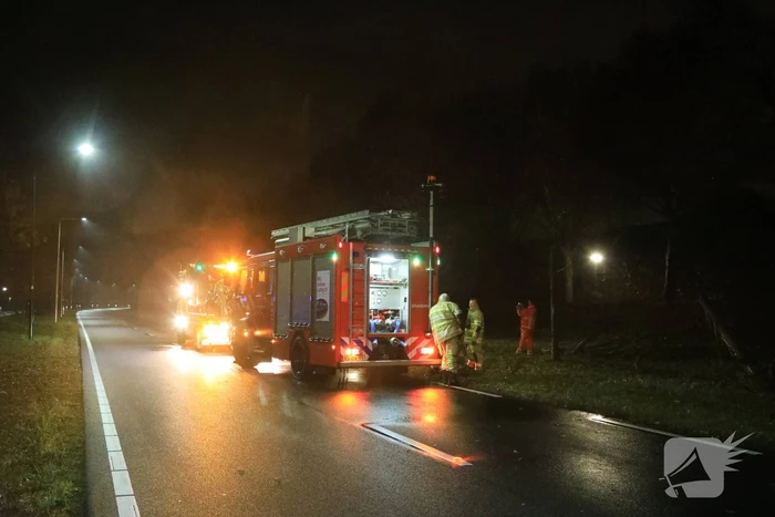 Voertuigbrand laait opnieuw op