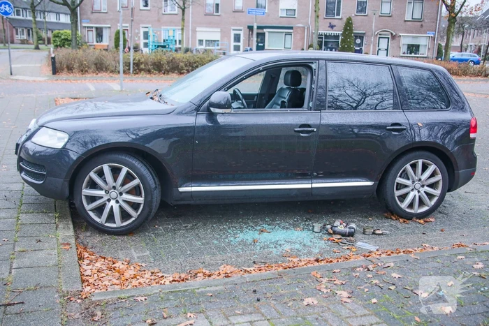 Autoruit aan diggelen