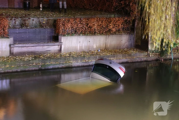 Klassieke fout, auto kopje onder