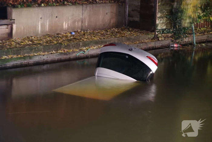 Klassieke fout, auto kopje onder