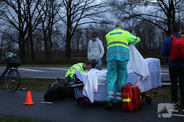 Bromfietser gewond na botsing met fietser