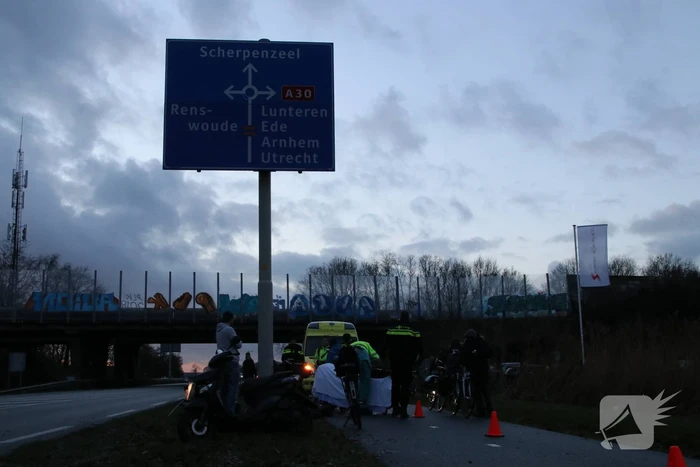 Bromfietser gewond na botsing met fietser