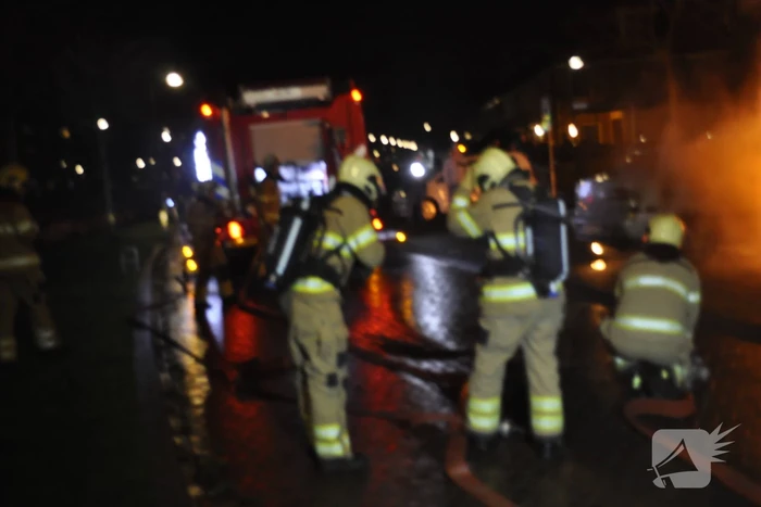 Auto in brand gestoken