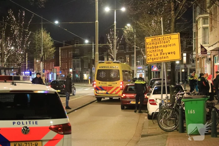 Auto ramt geparkeerde auto's