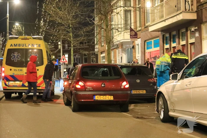 Auto ramt geparkeerde auto's