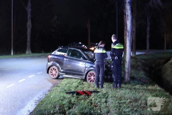 Brommobieler gewond na botsing op boom
