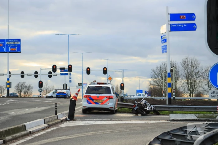 Motorrijder gewond na botsing met auto