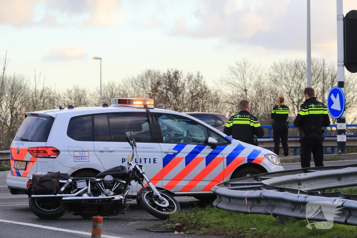 Motorrijder gewond na botsing met auto