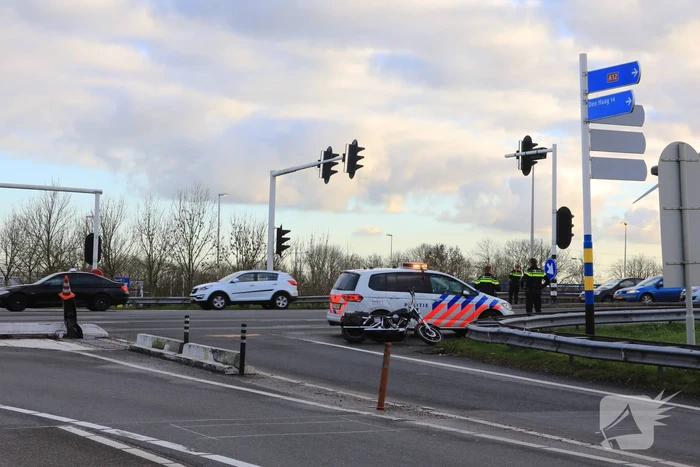 Motorrijder gewond na botsing met auto