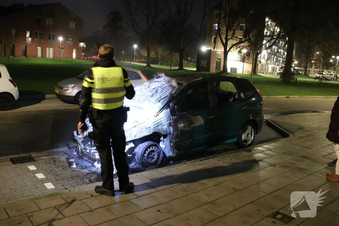 Auto volledig uitgebrand