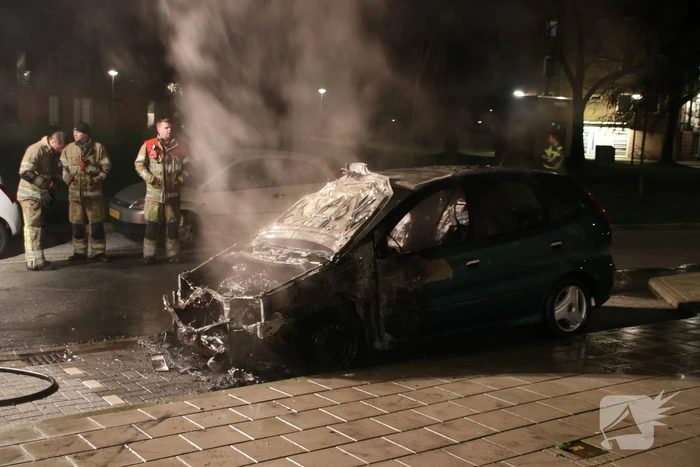 Auto volledig uitgebrand