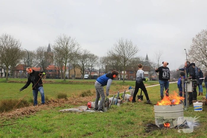 Carbidschieten in volle gang