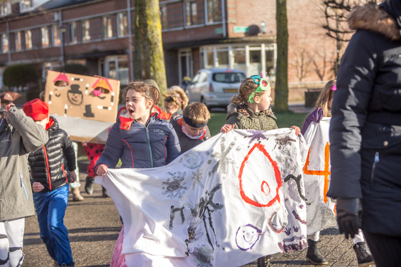 Creatieve en kleurrijke kinderoptocht