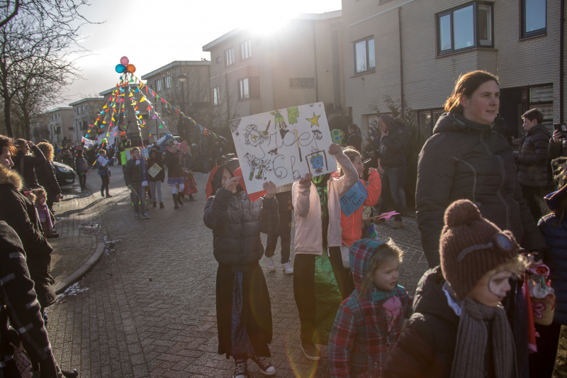 Creatieve en kleurrijke kinderoptocht
