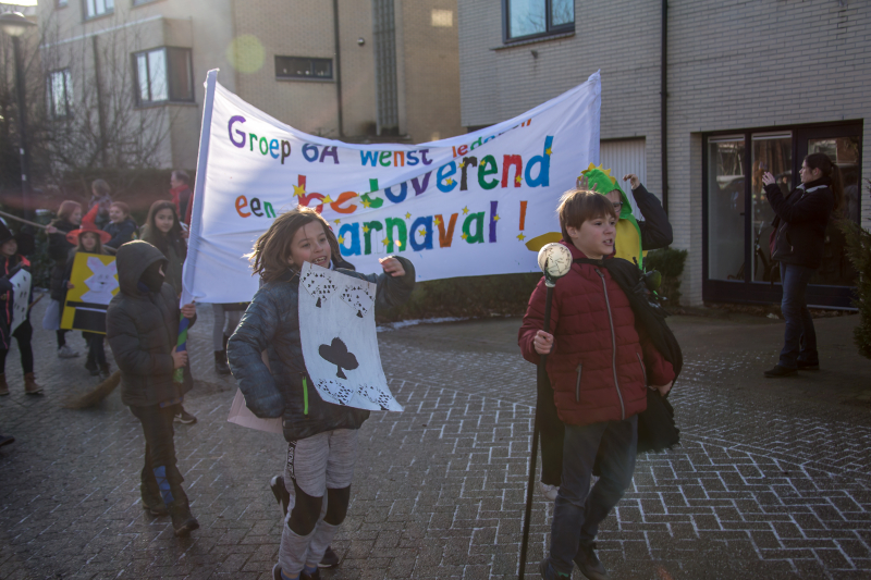 Creatieve en kleurrijke kinderoptocht