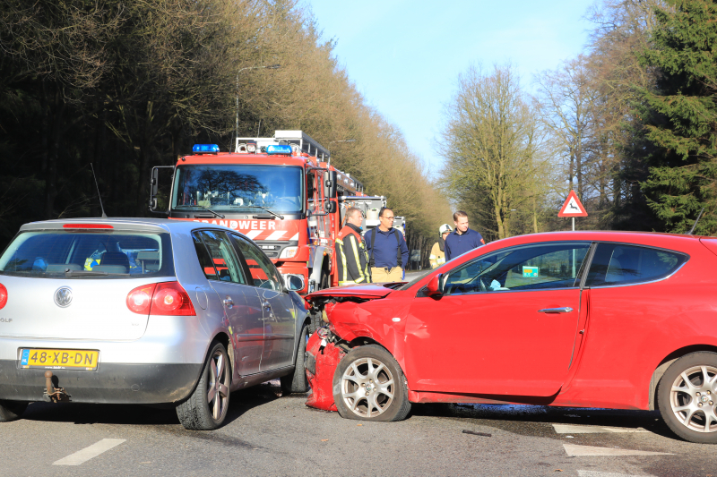 Flinke crash op kruising