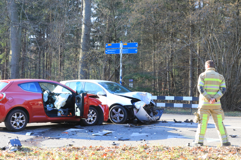 Flinke crash op kruising