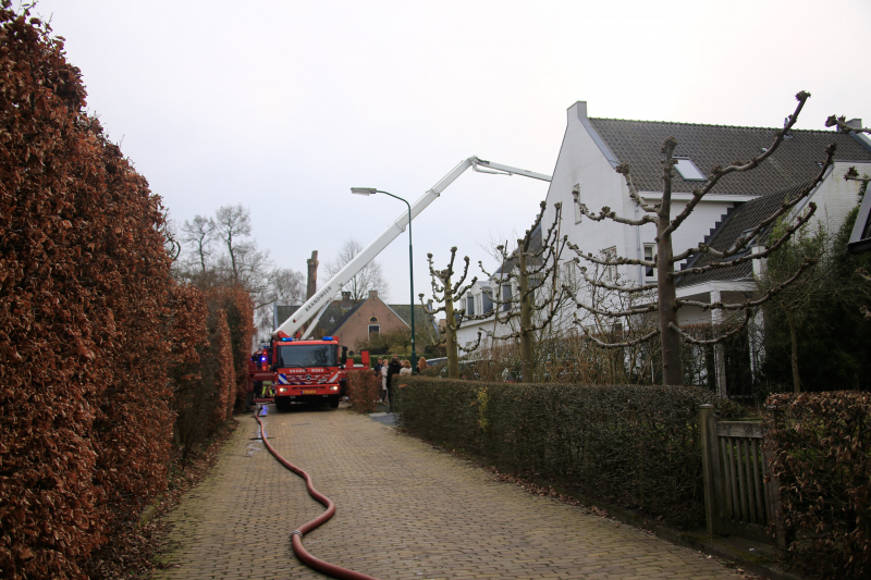 Brandweer druk met schoorsteenbrand