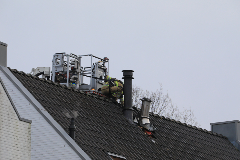 Brandweer druk met schoorsteenbrand